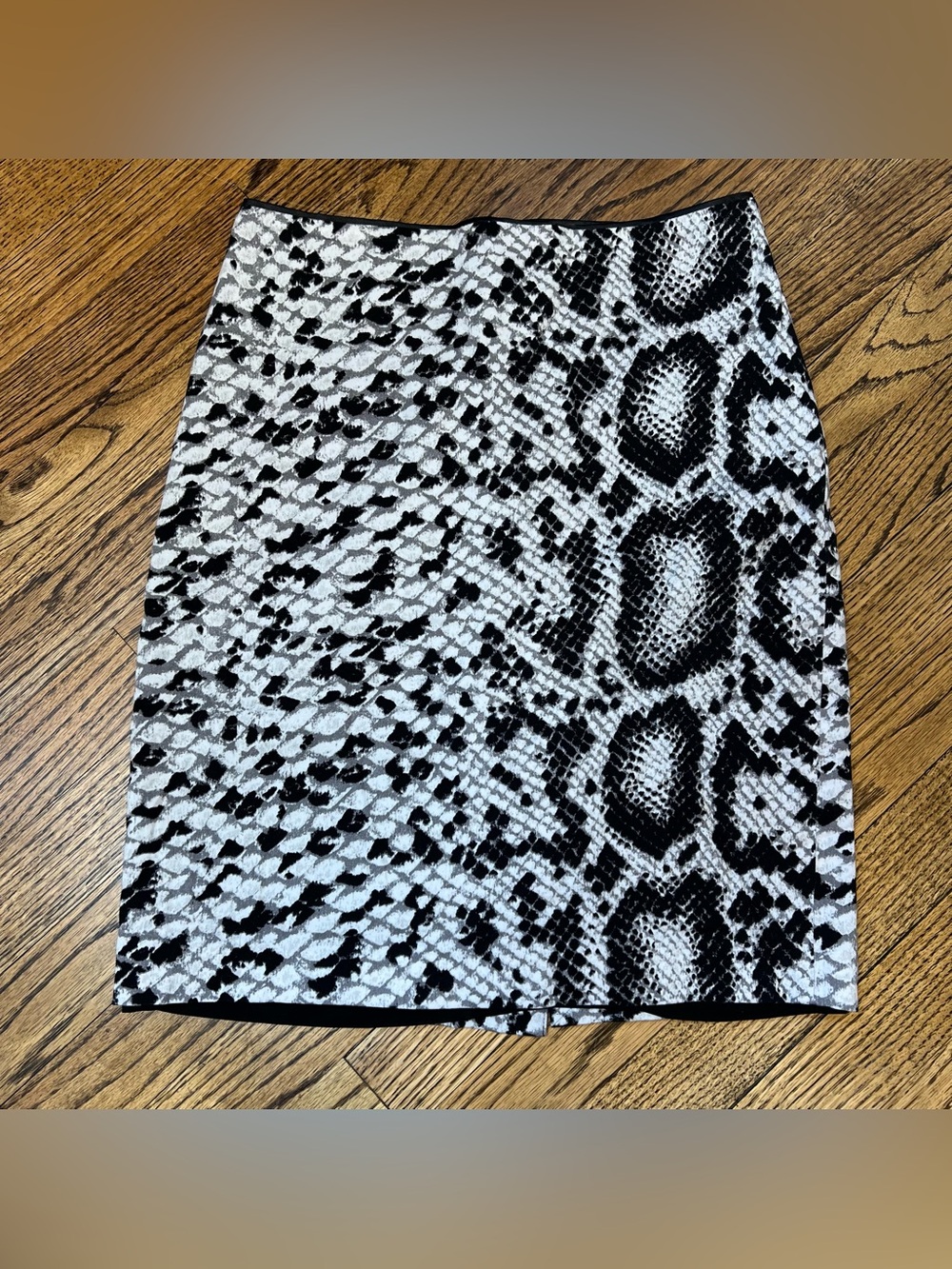 White House Black Market Siz 00 Snake Skin Straight Pencil Skirt Midi Rockabilly